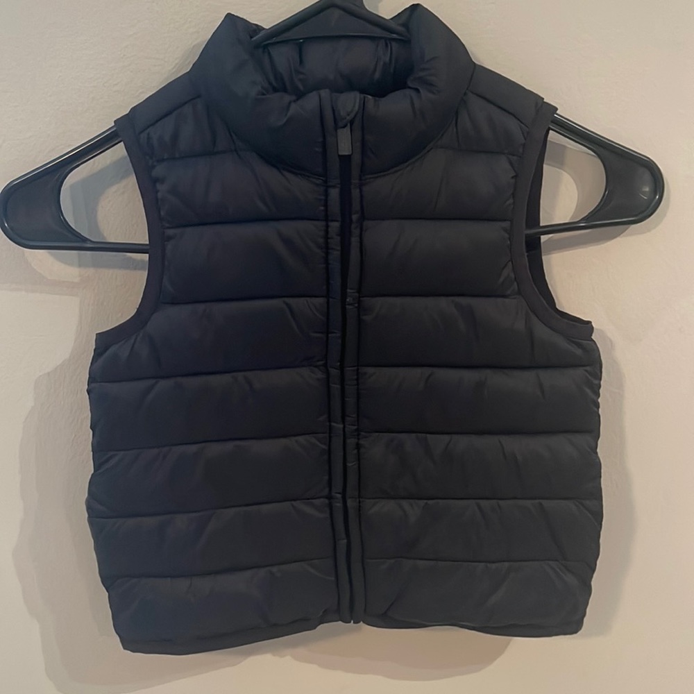 Old Navy 2T Puffer Vest